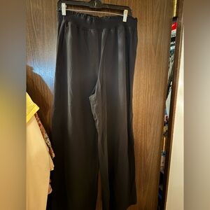 C // Lululemon pull-on wide leg pants // L